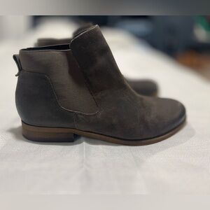 Franco Sarto brown distressed suede boots ~ SIZE 9.5